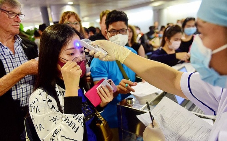 Khẩn cấp tìm hành khách nghi nhiễm trên chuyến bay từ Dubai về Sài Gòn - 1