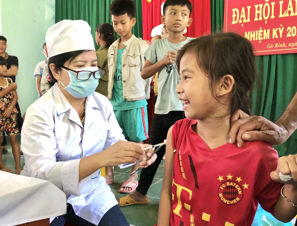 Quảng Ngãi: Tiêm phòng tại huyện từng có 2 người chết vì bạch hầu - 1 Quảng Ngãi: Tiêm phòng tại huyện từng có 2 người chết vì bạch hầu - 1
