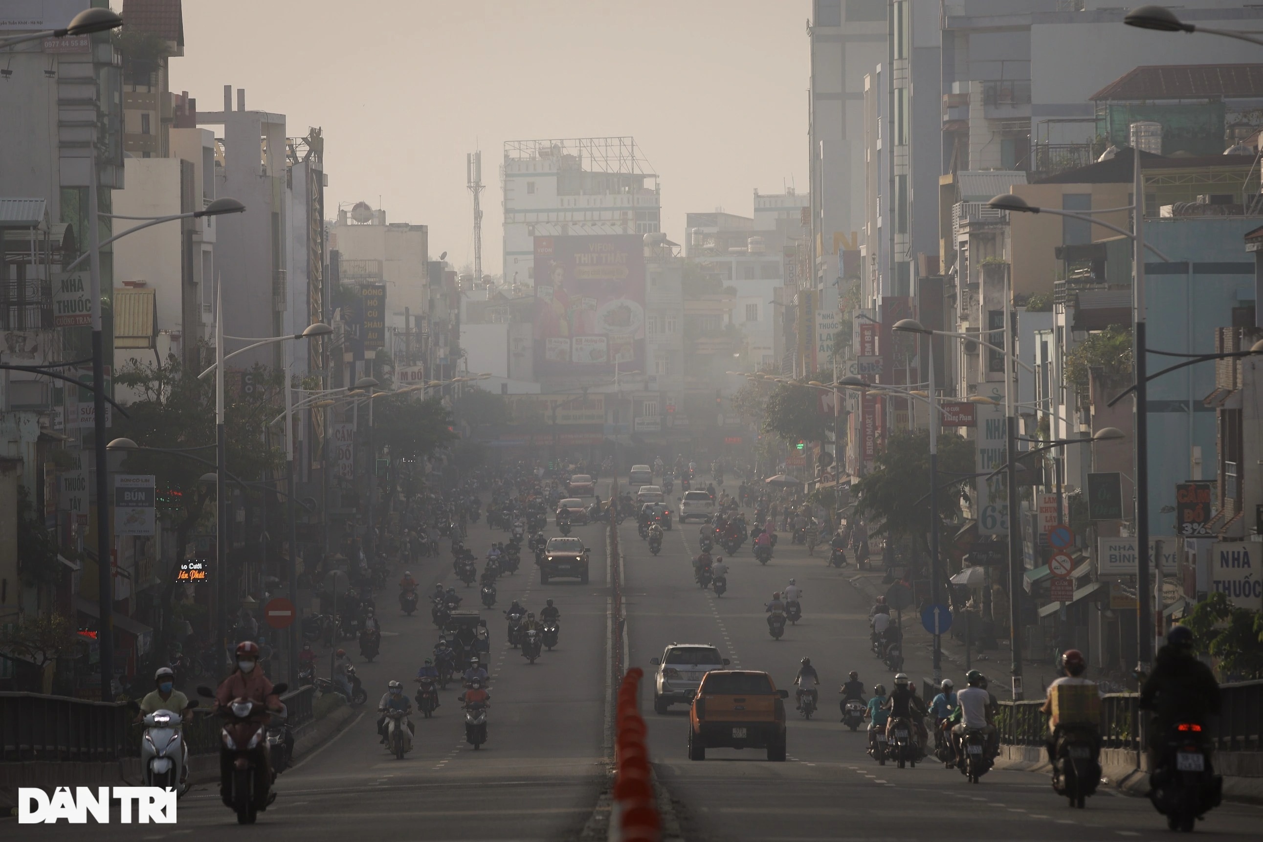 Sài Gòn se lạnh, thành phố phủ kín trong sương mù - 11 Sài Gòn se lạnh, thành phố phủ kín trong sương mù - 11