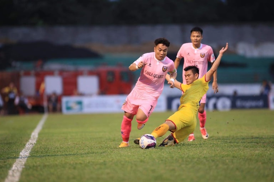 Phan Văn Đức tịt ngòi, SL Nghệ An trắng tay trước HL Hà Tĩnh - 1 Phan Văn Đức tịt ngòi, SL Nghệ An trắng tay trước HL Hà Tĩnh - 1