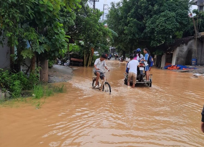 Ngập lụt tại Thanh Oai, Hà Nội.