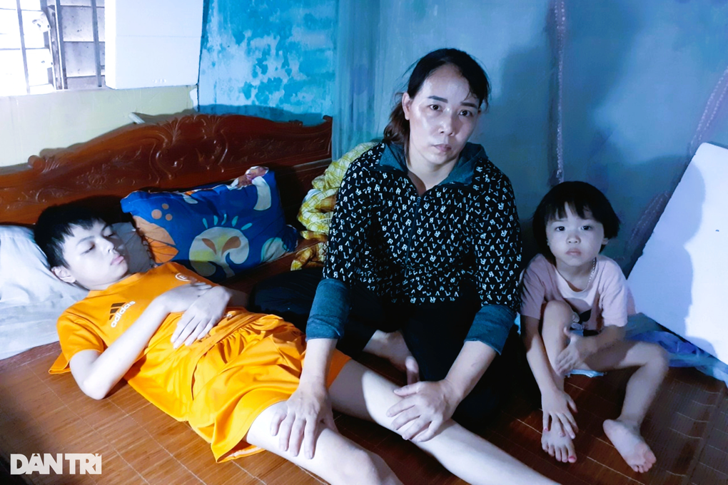 Rớt nước mắt hoàn cảnh bé trai 13 tuổi, 11 năm chiến đấu với ung thư - 3 Rớt nước mắt hoàn cảnh bé trai 13 tuổi, 11 năm chiến đấu với ung thư - 3