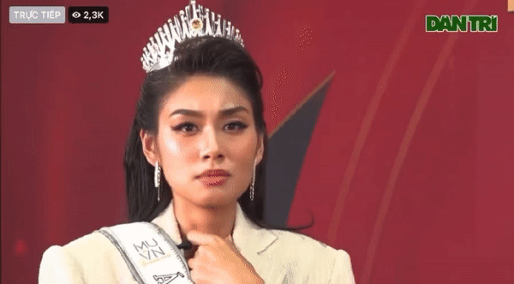 Top 3 Hoa hậu đọ eo thon trên sóng trực tuyến khiến fan rần rần - 1 Top 3 Hoa hậu đọ eo thon trên sóng trực tuyến khiến fan rần rần - 1