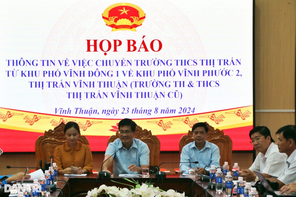 Thanh tra trách nhiệm hiệu trưởng tự ý chuyển đồ sang trường mới - 1 Thanh tra trách nhiệm hiệu trưởng tự ý chuyển đồ sang trường mới - 1