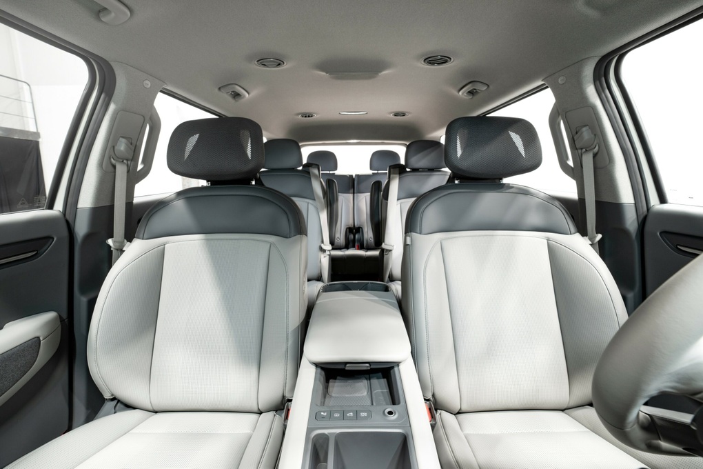 Kia EV9 ra mắt, mẫu SUV 3 hàng ghế hiếm hoi trên thị trường xe điện - 14 Kia EV9 ra mắt, mẫu SUV 3 hàng ghế hiếm hoi trên thị trường xe điện - 14