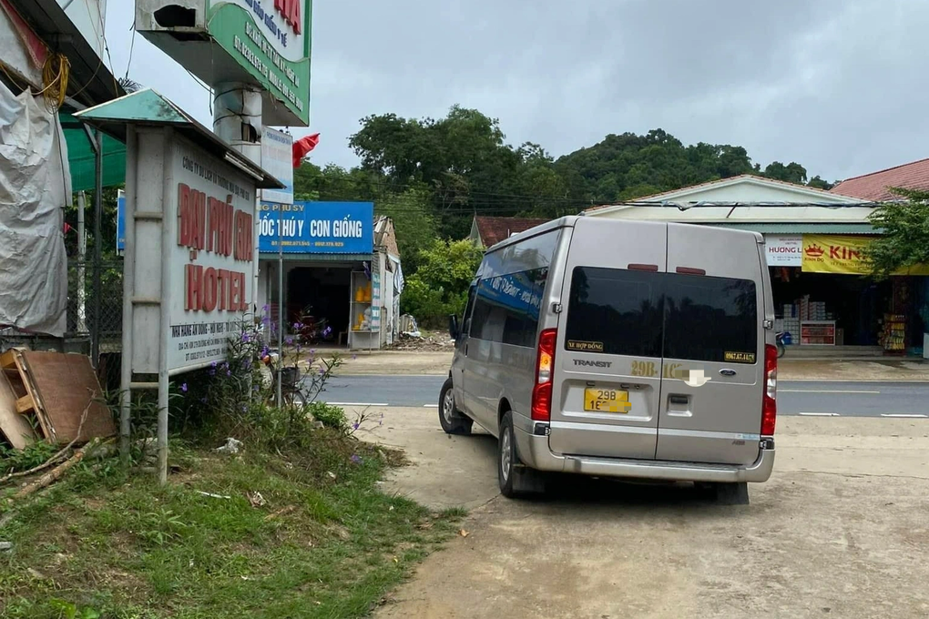 Người đàn ông ngất lịm sau khi mua hàng khuyến mãi - 3 Người đàn ông ngất lịm sau khi mua hàng khuyến mãi - 3