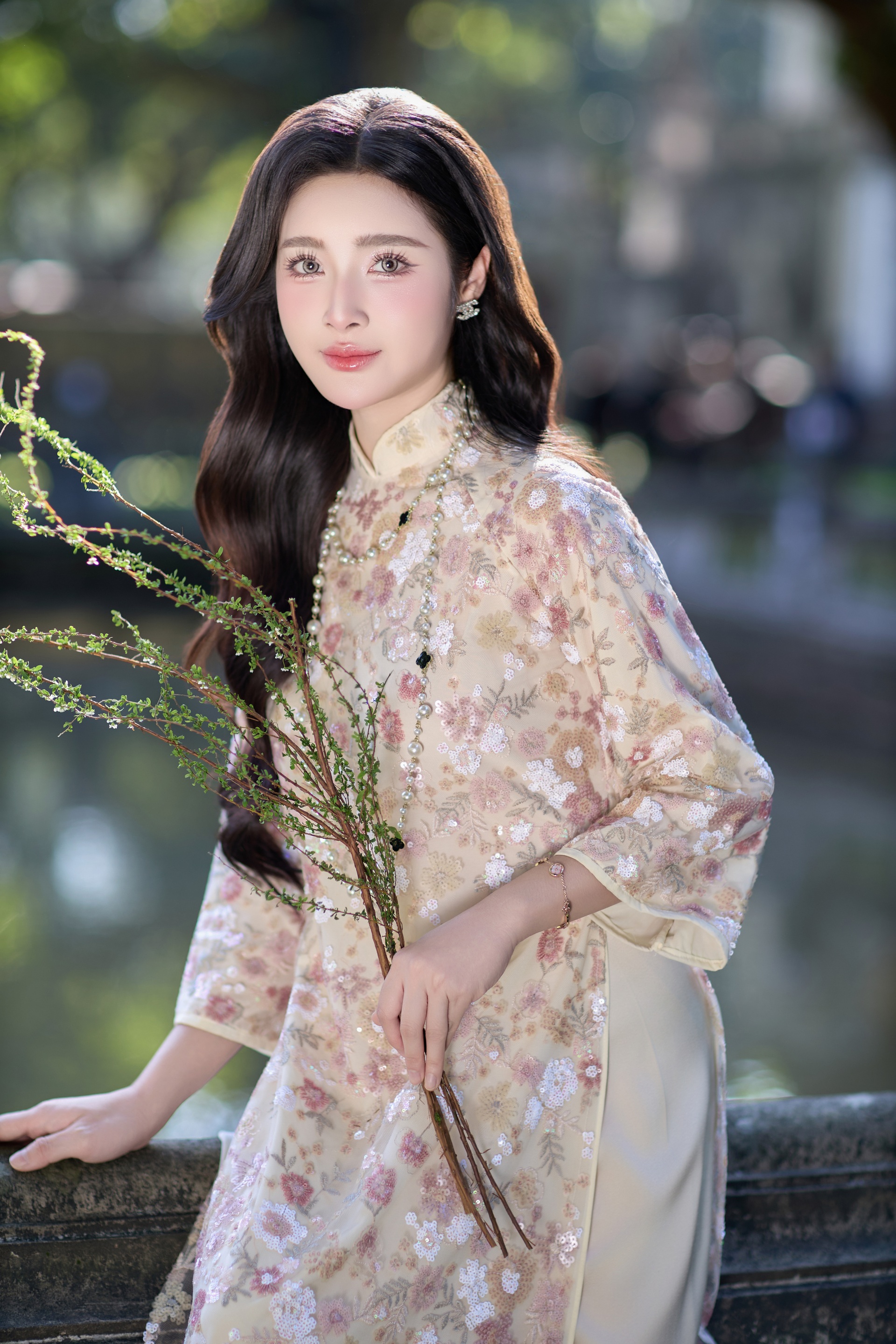 Nhan sắc trong trẻo của Hoa khôi Đinh Hoài An trong nắng thu Hà Nội - 7