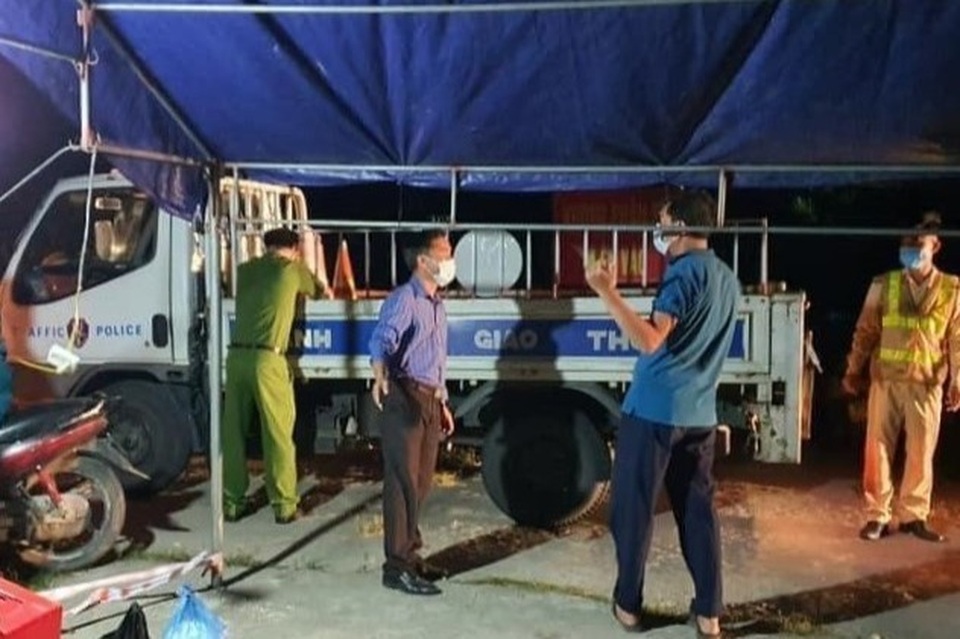 Hà Tĩnh: Gỡ phong tỏa thôn Việt Yên sau 6 ngày kiểm soát - 1 Hà Tĩnh: Gỡ phong tỏa thôn Việt Yên sau 6 ngày kiểm soát - 1