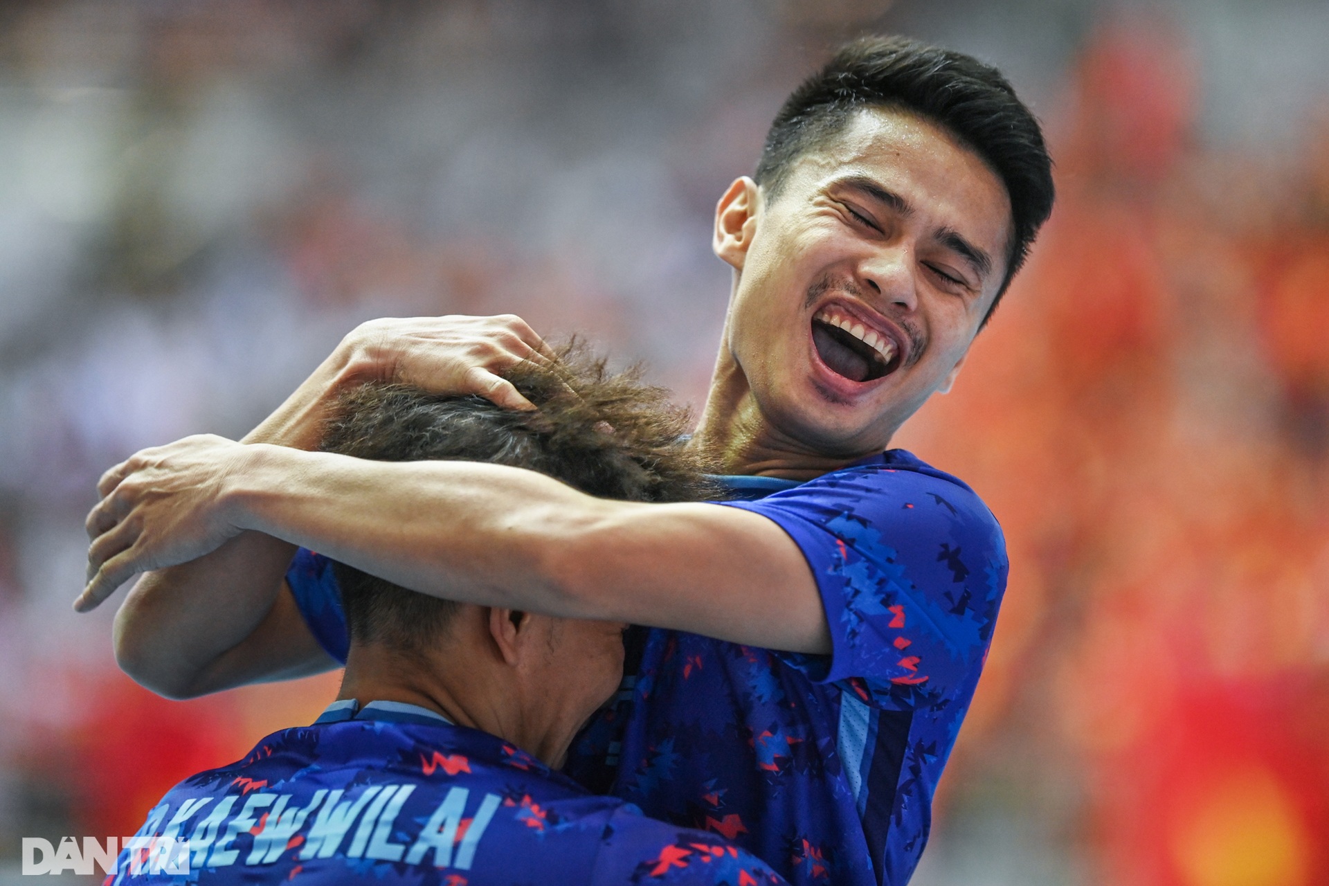 Thắng futsal Việt Nam, cầu thủ Thái Lan nhảy múa, ăn mừng đầy phấn khích - 13 Thắng futsal Việt Nam, cầu thủ Thái Lan nhảy múa, ăn mừng đầy phấn khích - 13