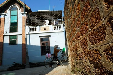 50 mét và "nỗi buồn" di tích