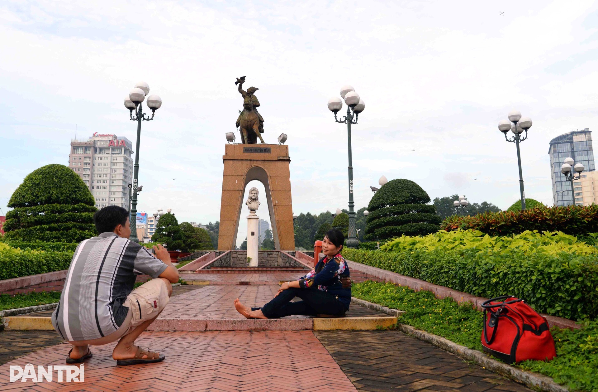 Diện mạo bùng binh Bến Thành sau hơn 100 năm - 15 Diện mạo bùng binh Bến Thành sau hơn 100 năm - 15