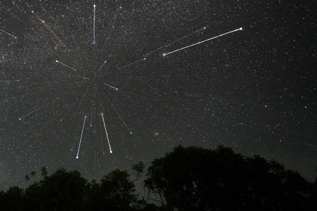 Chùm ảnh tuyệt đẹp về mưa sao băng Geminids trên toàn thế giới - 2 Chùm ảnh tuyệt đẹp về mưa sao băng Geminids trên toàn thế giới - 2