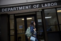 Tổng thống Biden thúc đẩy tăng lương tối thiểu cho người lao động