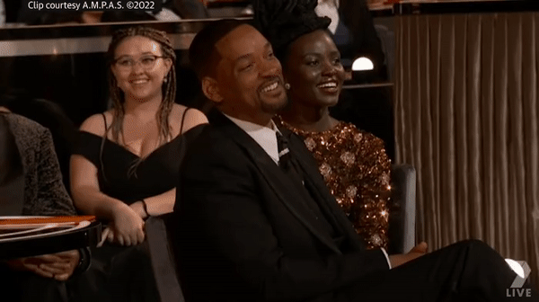 Vụ Will Smith tát Chris Rock tại Oscar 2022: Nghi vấn dàn dựng câu view? - 1