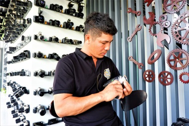 Chiêm ngưỡng bộ sưu tập 600 máy ảnh của chàng trai miền Tây