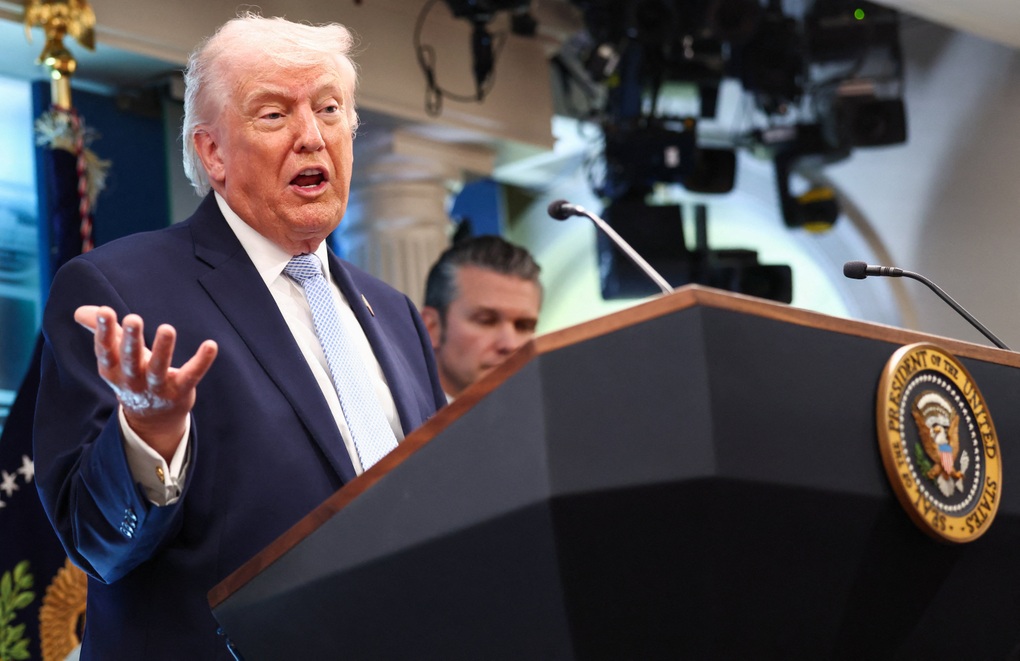 Tổng thống Trump nói về việc khơi thông eo biển Hormuz sau lệnh ngừng bắn - 1 Tổng thống Trump nói về việc khơi thông eo biển Hormuz sau lệnh ngừng bắn - 1