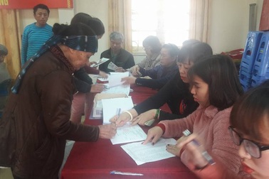 Quỹ Nhân ái tặng 30 suất quà Tết đến các hoàn cảnh khó khăn phường Cầu Dền