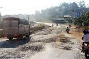 Tổng công ty Sông Hồng đình chỉ thi công công ty "bán thầu"