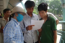 Mỗi thí sinh phải nộp 10 ngàn đồng tiền uống nước và giấy nháp