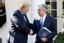 Tổng thống Trump hứa sẽ không sa thải Chủ tịch Fed