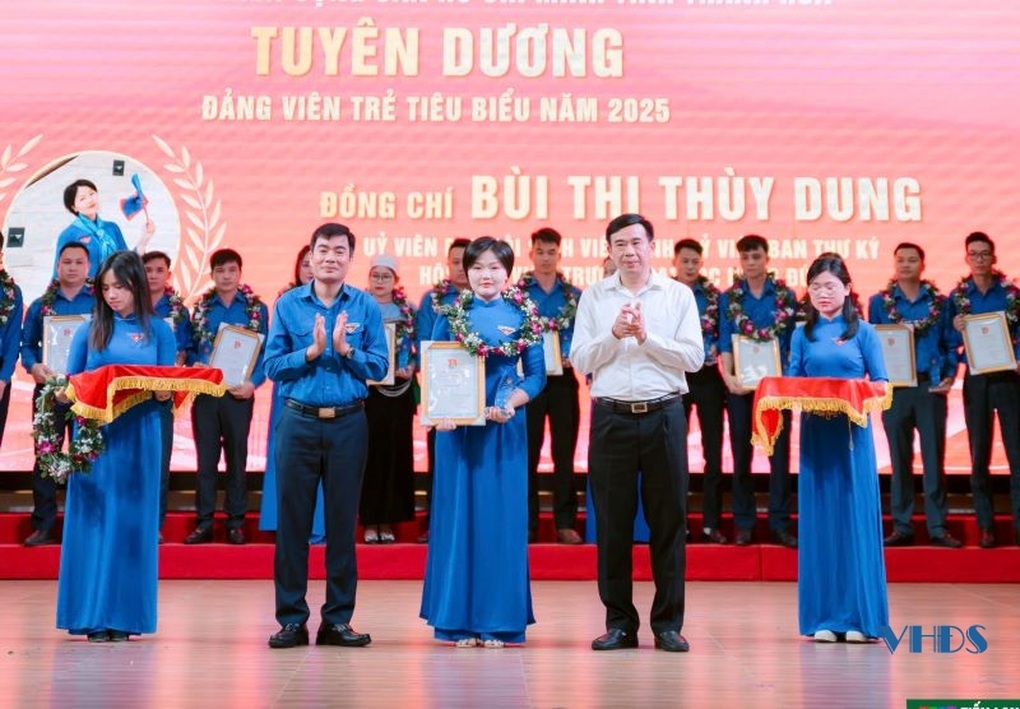 Hành trình học tập và làm theo lời Bác của cô sinh viên tài năng - 1 Hành trình học tập và làm theo lời Bác của cô sinh viên tài năng - 1