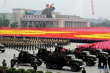 Triều Tiên diễu binh rầm rộ mừng Quốc khánh