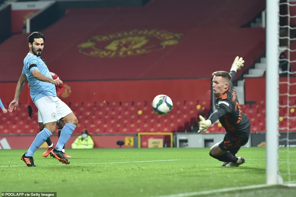 Những khoảnh khắc Man City quật ngã Man Utd tại Old Trafford - 4 Những khoảnh khắc Man City quật ngã Man Utd tại Old Trafford - 4