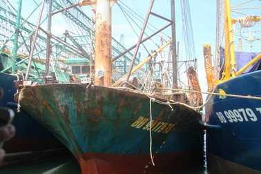 Vụ tàu vỏ thép hư hỏng ở Bình Định: “Đừng lợi dụng lòng tốt của dân mà làm ăn thiếu đạo đức”