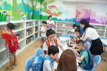 Con có được gì đâu mà mẹ cứ bắt con đọc sách?