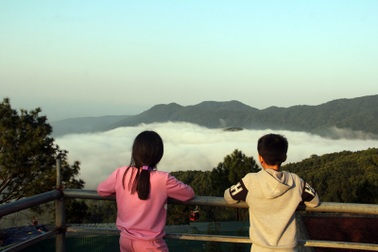 Sương mù mờ ảo, chùa Hương Tích hóa chốn “bồng lai tiên cảnh”