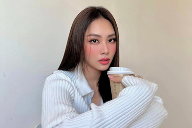 Hoa hậu Mai Phương: "Vừa hạ cánh xuống sân bay là tôi đi học cho kịp giờ"