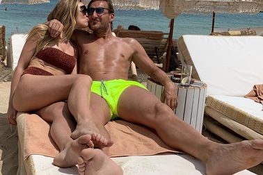 Những ngôi sao đã “treo giày” nhưng vẫn khiến người hâm mộ mê mẩn