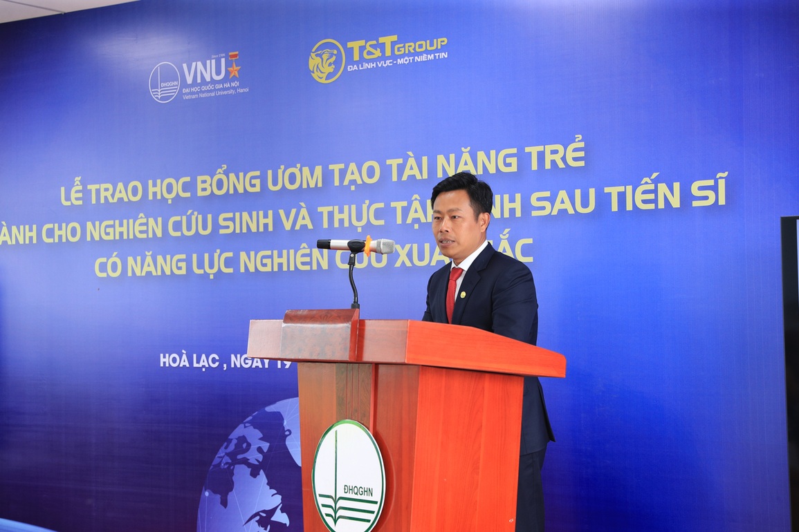 ĐHQGHN trao học bổng ươm tạo tài năng trẻ trị giá 120 triệu đồng/người - 2 ĐHQGHN trao học bổng ươm tạo tài năng trẻ trị giá 120 triệu đồng/người - 2