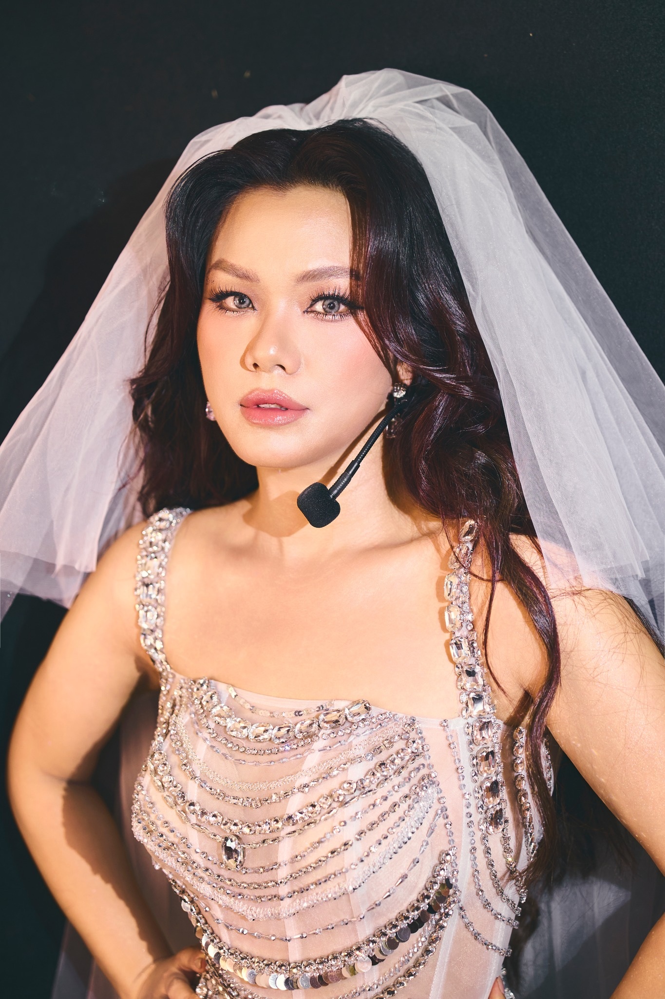 Phương Vy hào hứng hát Rực rỡ ngày mới, hé lộ hôn nhân bên chồng Tây - 5