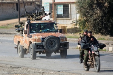 Phiến quân tấn công mạnh, quân đội Syria rút khỏi thành phố chiến lược Hama