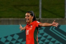Tiền đạo tuyển nữ Bồ Đào Nha phá kỷ lục của Ronaldo