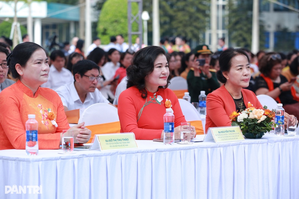 Bộ trưởng LĐ-TBXH phát động tháng hành động vì bình đẳng giới - 3 Bộ trưởng LĐ-TBXH phát động tháng hành động vì bình đẳng giới - 3