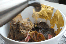 Phở dát vàng gần 4 triệu trong tòa nhà cao nhất Việt Nam