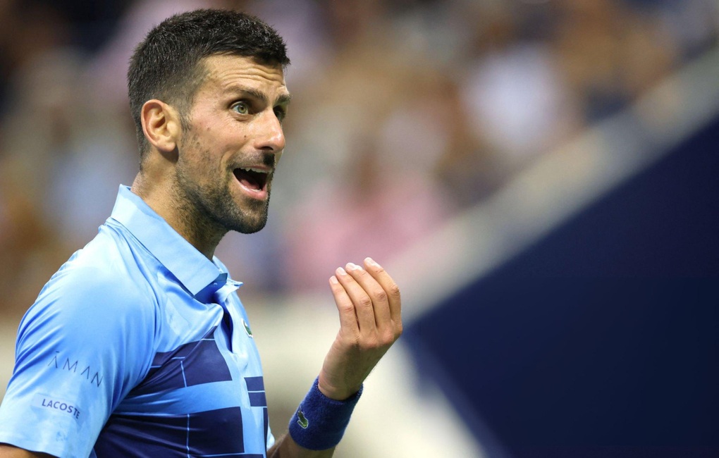 Djokovic đi tiếp sau khi đối thủ bất ngờ bỏ cuộc - 1