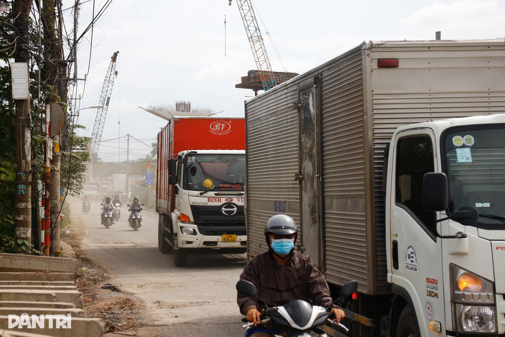 Người dân TPHCM “ngột thở” vì hơn một năm sống chung với bụi mù - 10