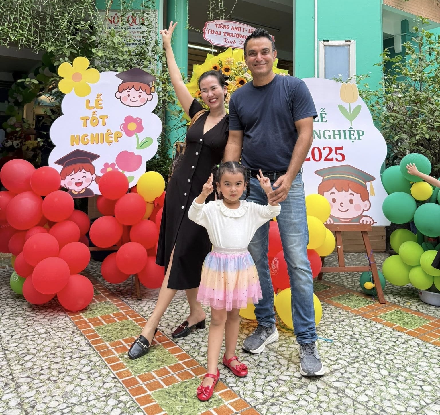 Võ Hạ Trâm hát Rực rỡ ngày mới, sự nghiệp thăng hoa sau bản hit tỷ view - 8 Võ Hạ Trâm hát Rực rỡ ngày mới, sự nghiệp thăng hoa sau bản hit tỷ view - 8