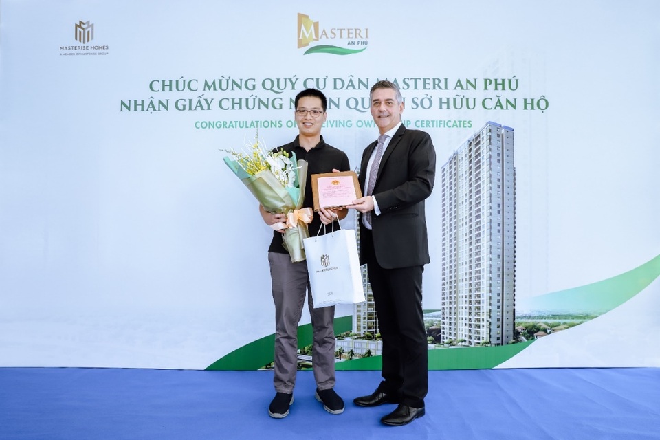 Masterise Homes trao sổ hồng cho cư dân Masteri An Phú và M-One Nam Sài Gòn - 2 Masterise Homes trao sổ hồng cho cư dân Masteri An Phú và M-One Nam Sài Gòn - 2