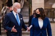 Bầu cử Mỹ 2020: “Phó tướng” của Biden hoãn tranh cử vì nhân viên mắc Covid