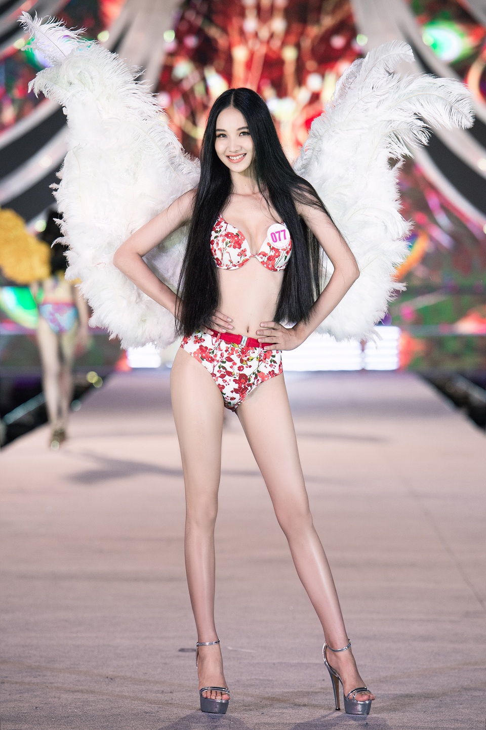 Trần Tiểu Vy, Phương Nga và Thúy An cùng Top 35 trình diễn bikini nóng bỏng - 19 Trần Tiểu Vy, Phương Nga và Thúy An cùng Top 35 trình diễn bikini nóng bỏng - 19