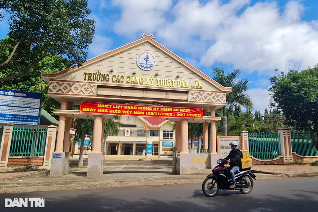 Vụ trường cao đẳng tuyển sinh chui: Tỉnh chỉ đạo kiểm tra, xử lý - 1 Vụ trường cao đẳng tuyển sinh chui: Tỉnh chỉ đạo kiểm tra, xử lý - 1