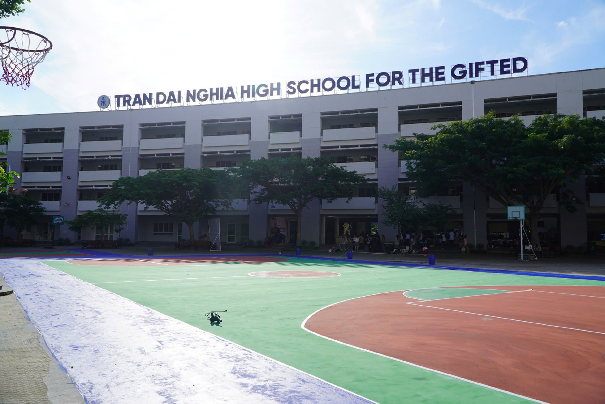 בית חדש של בית הספר המתמחה בהכשרת מועמדים לתואר ראשון בהו צ'י מין סיטי - 2 Ngôi nhà mới của trường chuyên đào tạo thủ khoa tại TPHCM - 2