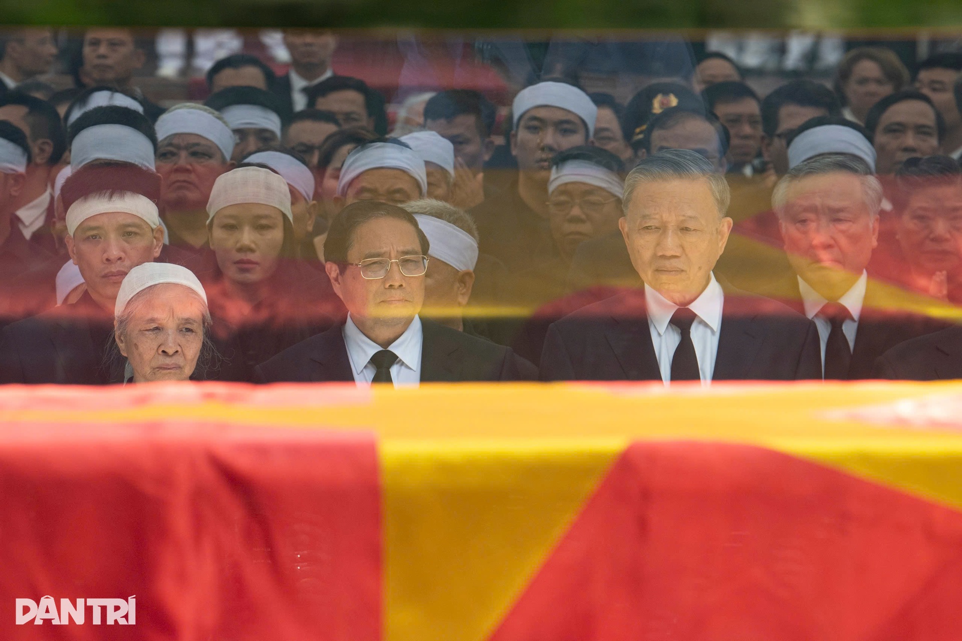 Người thân nghẹn ngào tiễn biệt Tổng Bí thư Nguyễn Phú Trọng - 9