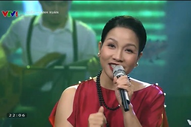 "Thì thầm mùa xuân" do Mỹ Linh thể hiện