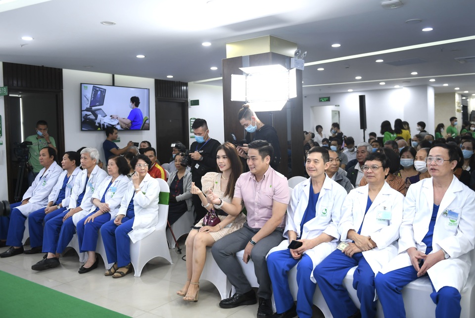 Giao lưu trực tuyến: Bác sĩ chuyên khoa giải đáp trực tiếp các vấn đề sức khỏe - 3 Giao lưu trực tuyến: Bác sĩ chuyên khoa giải đáp trực tiếp các vấn đề sức khỏe - 3