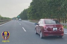 Ngỡ ngàng xe nằm nhà vẫn nhận phạt nguội